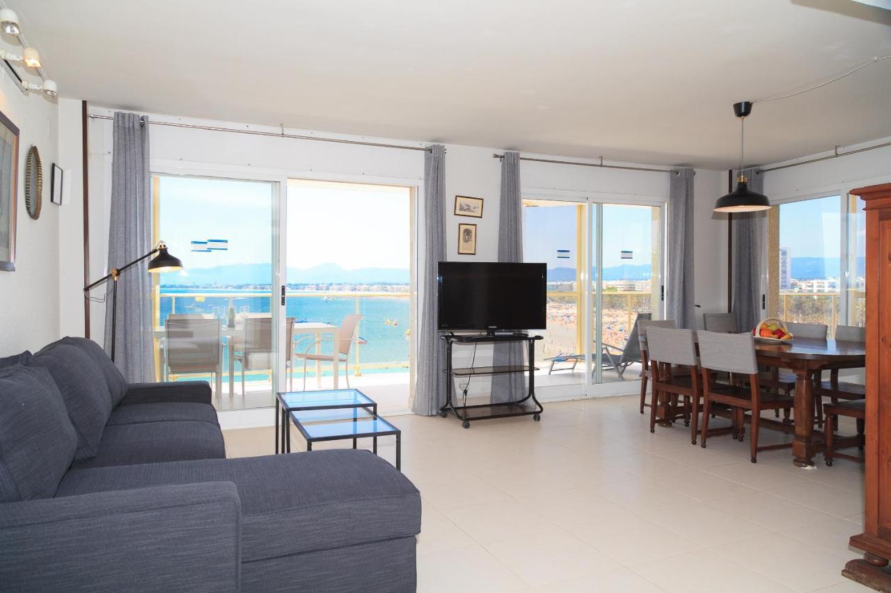 Uhc Barcino Apartments ซาลอว์ ภายนอก รูปภาพ