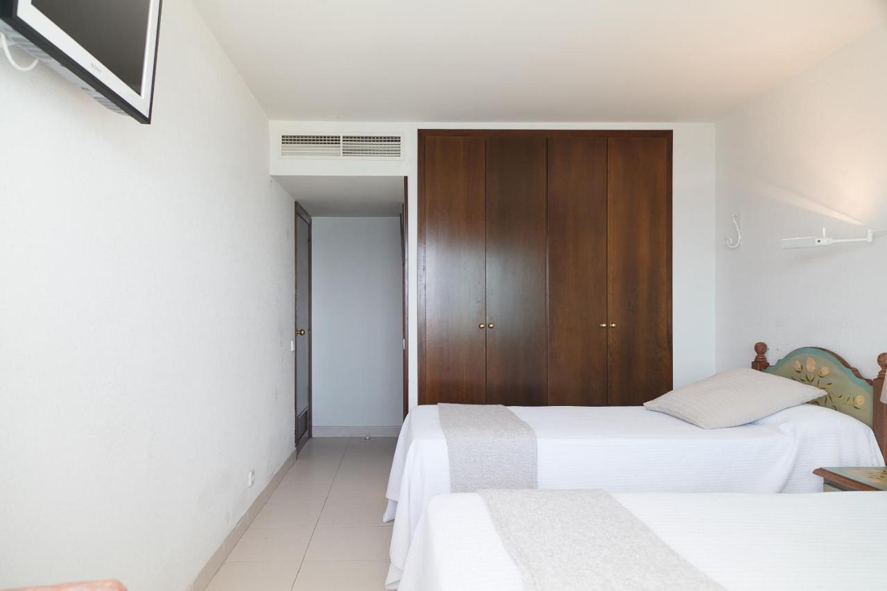 Uhc Barcino Apartments ซาลอว์ ภายนอก รูปภาพ