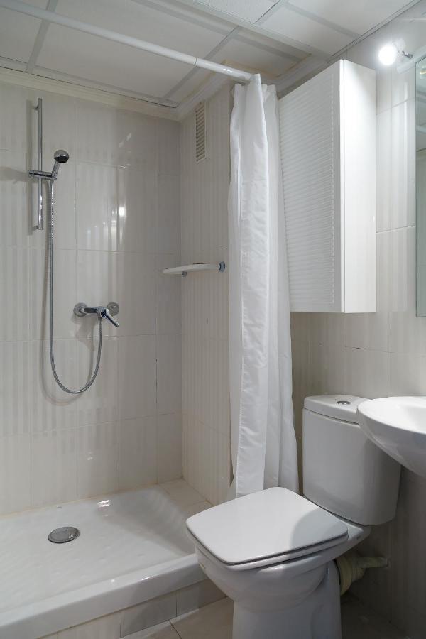 Uhc Barcino Apartments ซาลอว์ ภายนอก รูปภาพ